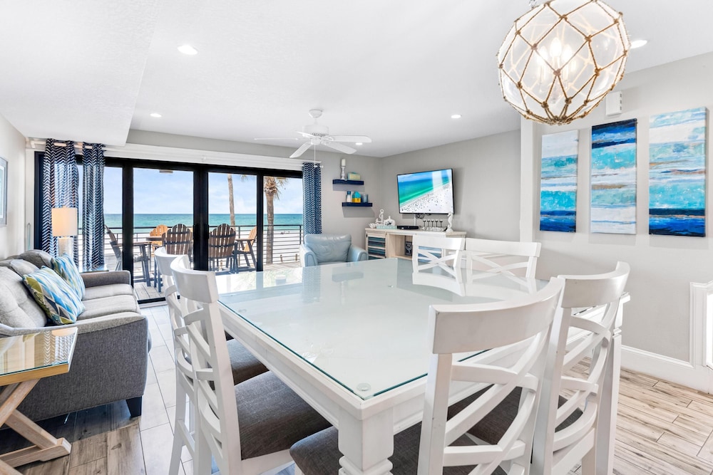 Fanta Sea 49 By Beachside Management — 4-Star Luxury Hotel in Siesta Key, United States