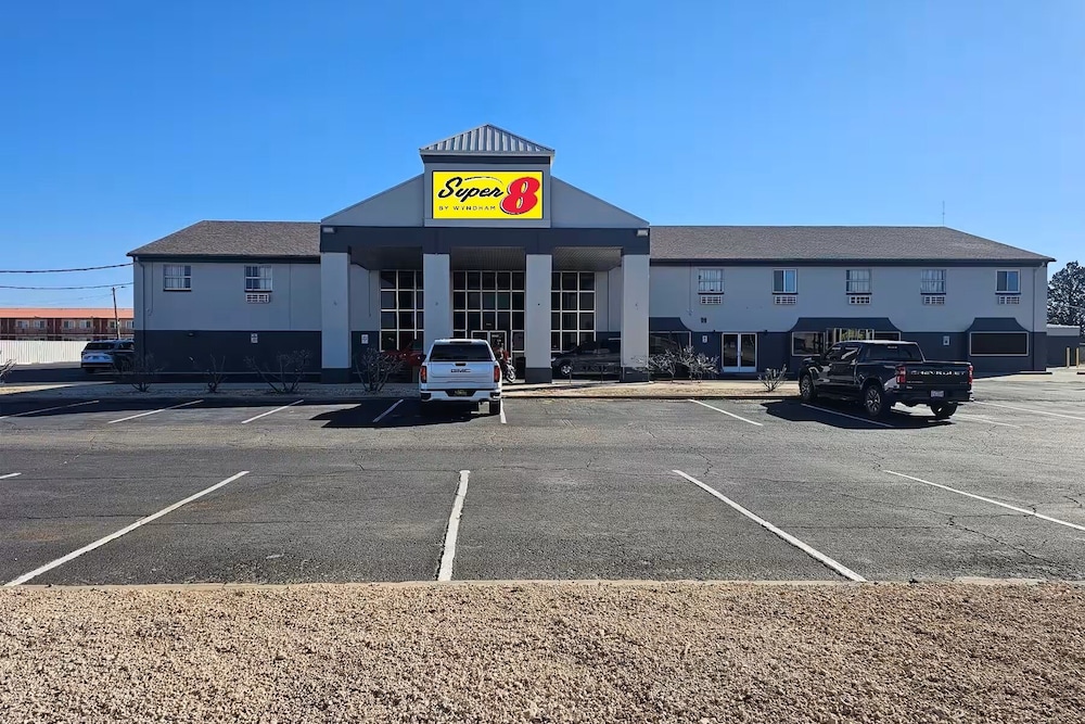Super 8 by Wyndham Hobbs in Hobbs, United States