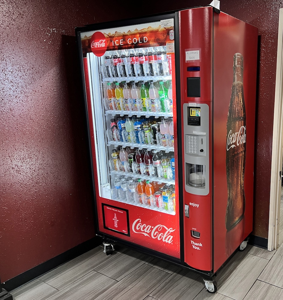 Red Roof Inn & Suites Indianapolis Airport - photo 41