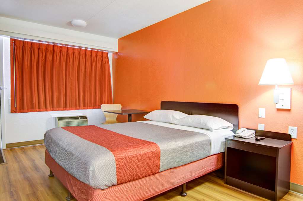 Motel6 Springfield MO North - photo 14