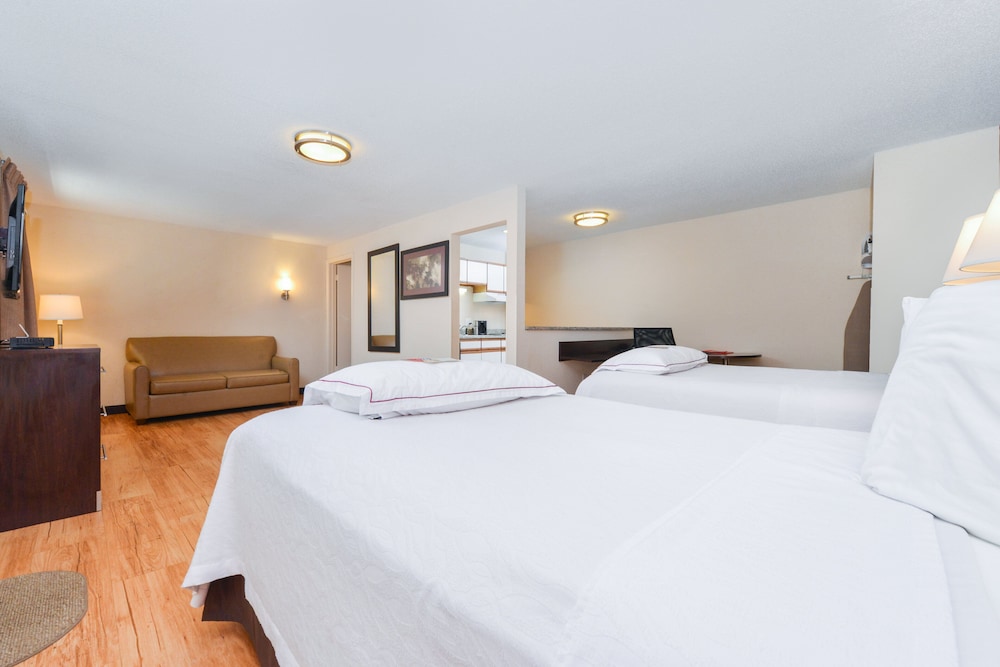 Red Roof Inn PLUS & Suites Guilford - photo 16
