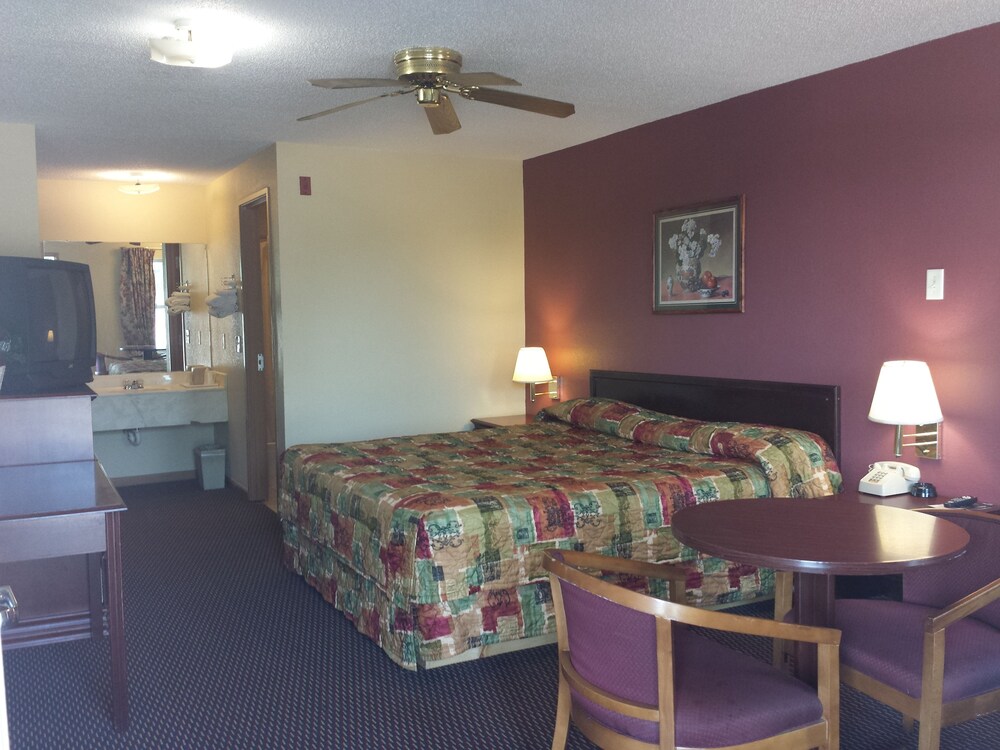 First Western Inn - photo 5