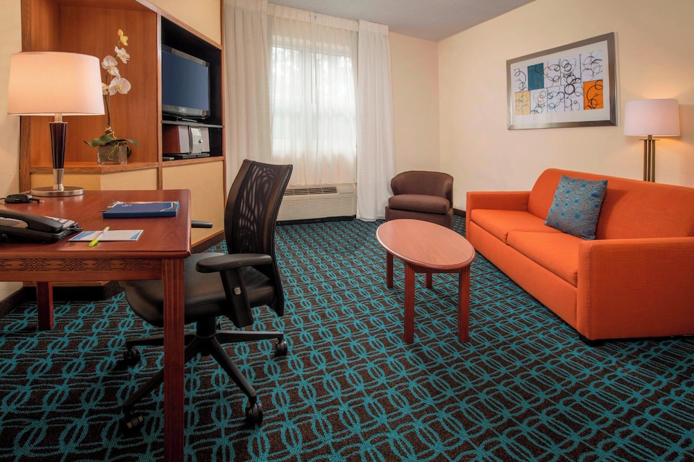 Fairfield Inn & Suites by Marriott Williamsburg - photo 11