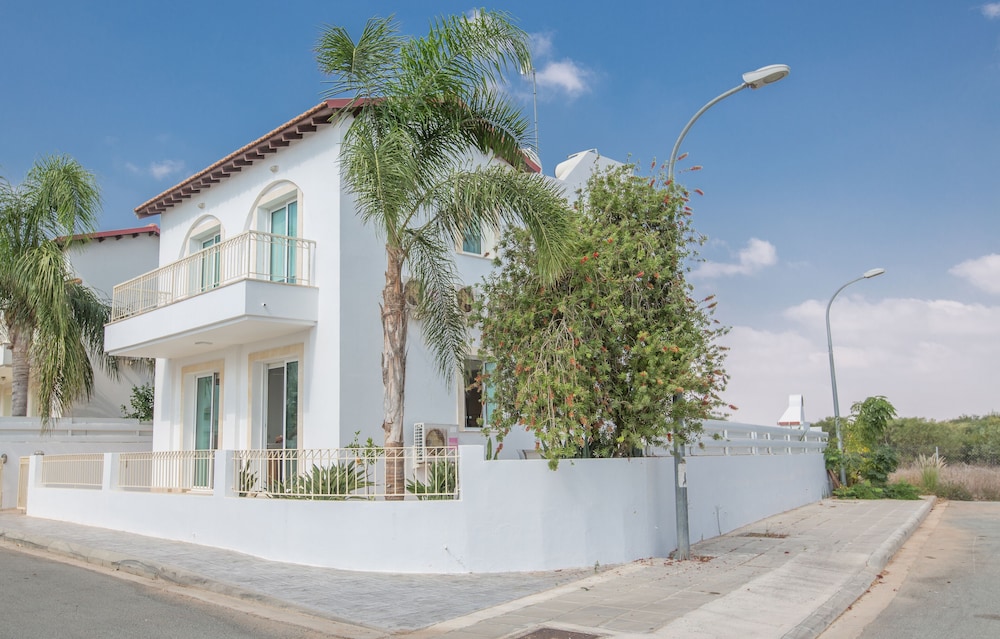 Protaras Holiday Villa Kv60