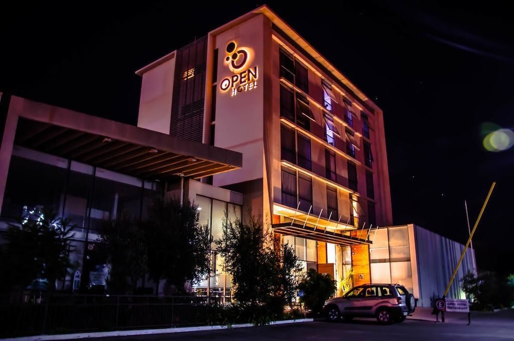 Open Hotel — hotel in Quillota