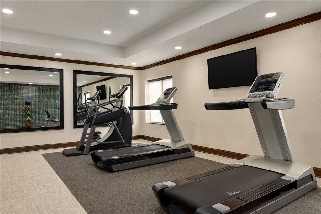 La Quinta Inn & Suites by Wyndham Memphis Wolfchase - photo 13
