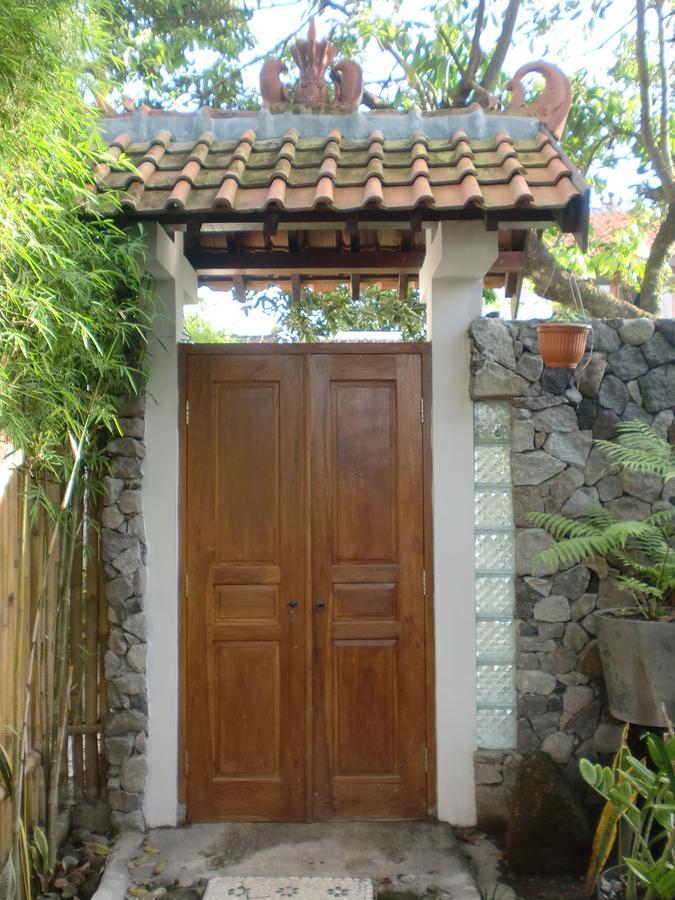 Villa Bougenville — 4-Star Luxury Hotel in Yogyakarta, Indonesia