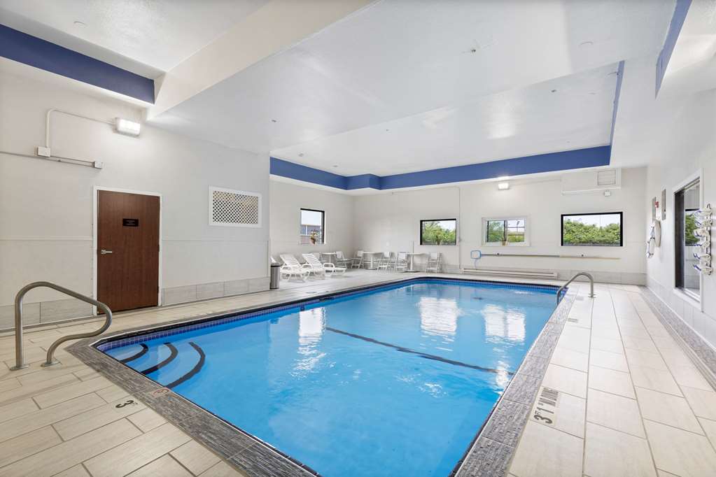 Comfort Inn & Suites Hazelwood St. Louis - photo 24