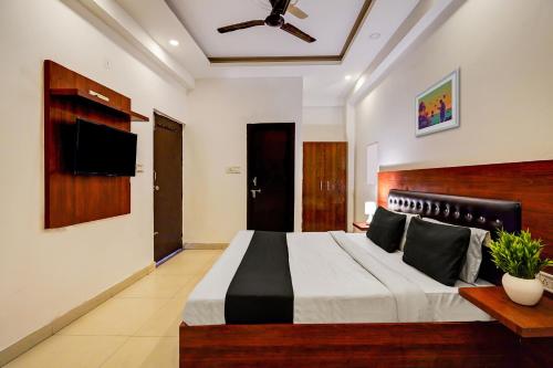 Oyo 68955 Hotel Blue Eye — 4-Star Luxury Hotel in New Delhi, India