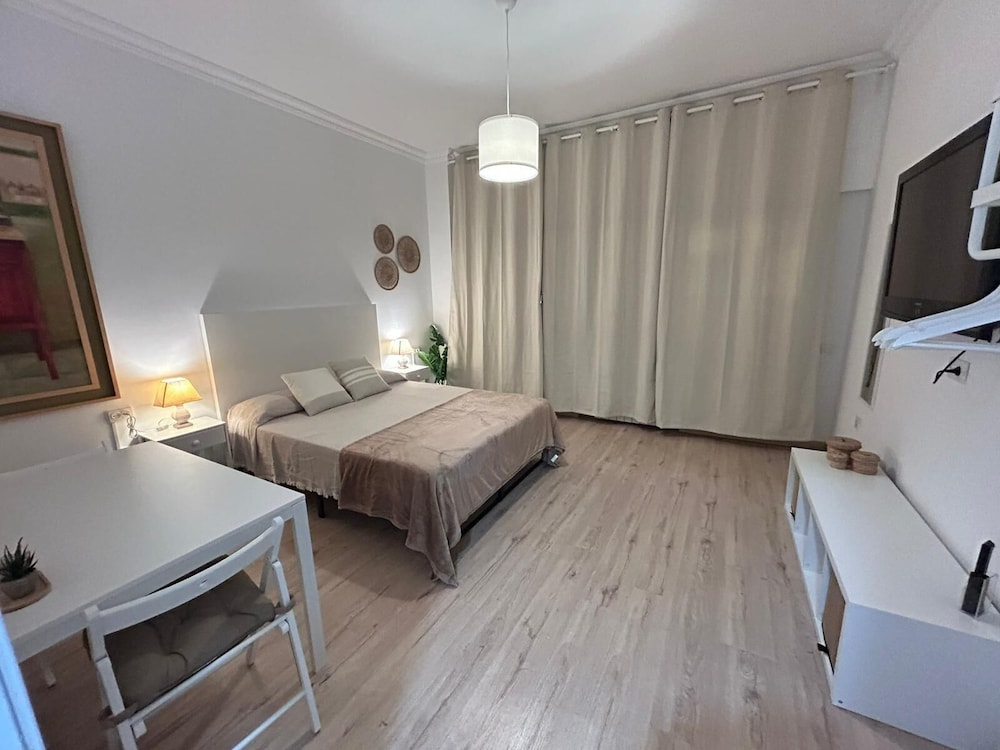 Rooms Rey junto a Plaza España Madrid hotel
