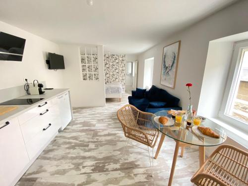 La Douce Angevine la Chouette Proche Centre in Angers, France