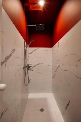 Urban Apartments 116