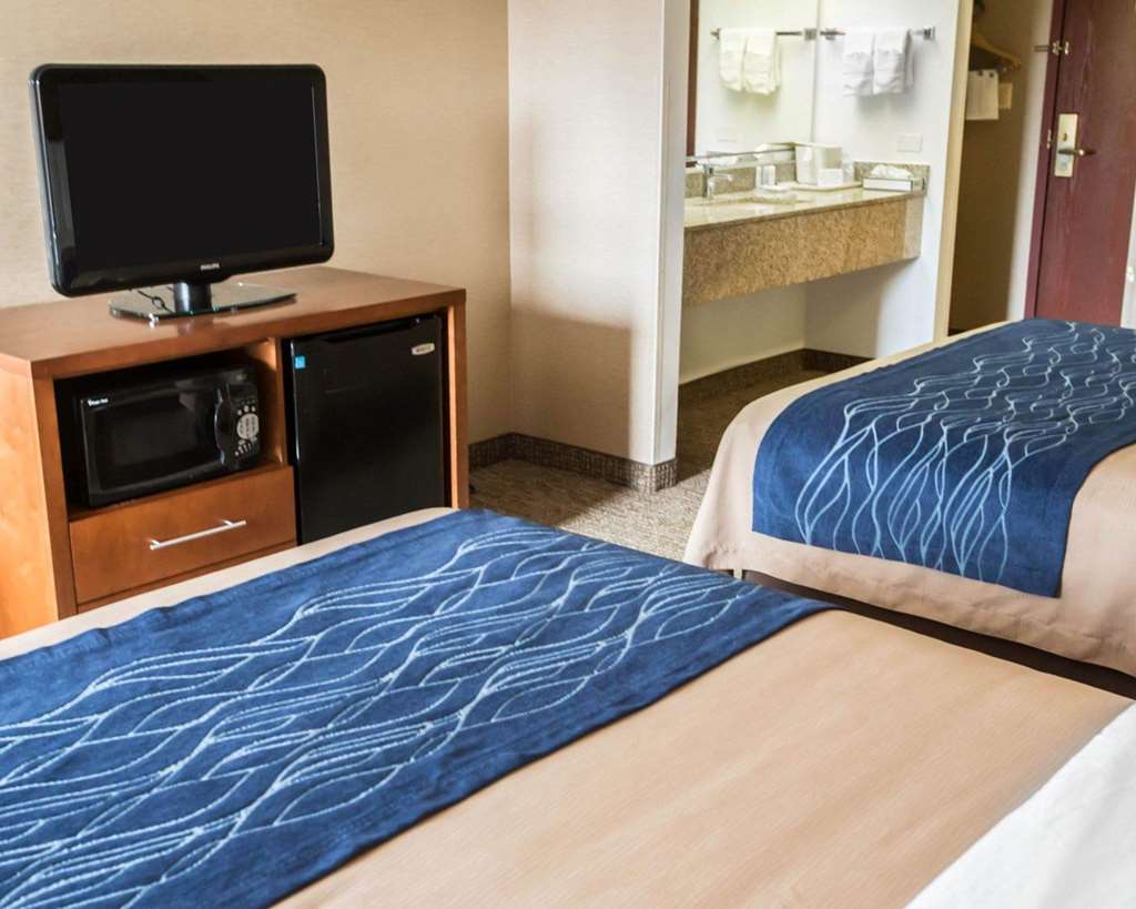 Comfort Inn Crystal Lake Algonquin - photo 5