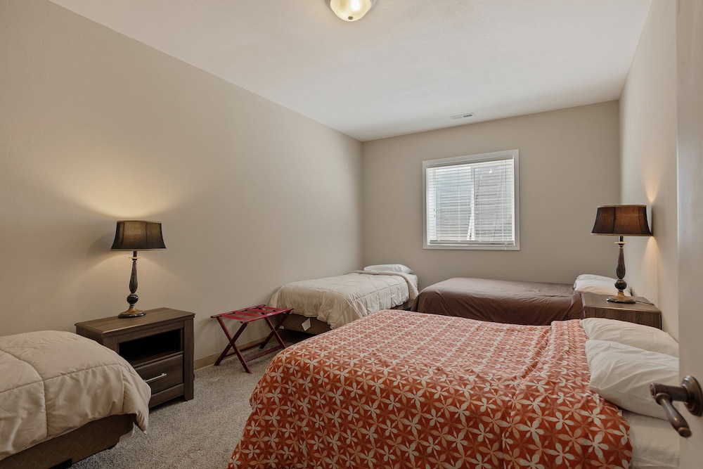 Teton Harmony - carbon neutral hotel in Driggs