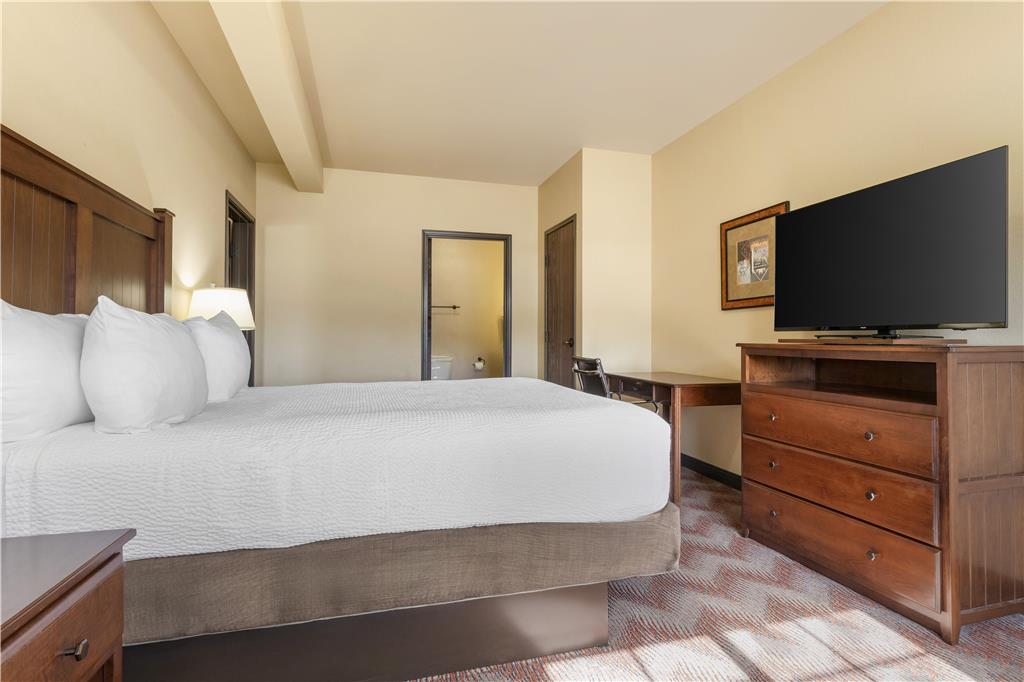 Best Western Plus Cimarron Hotel & Suites - photo 22