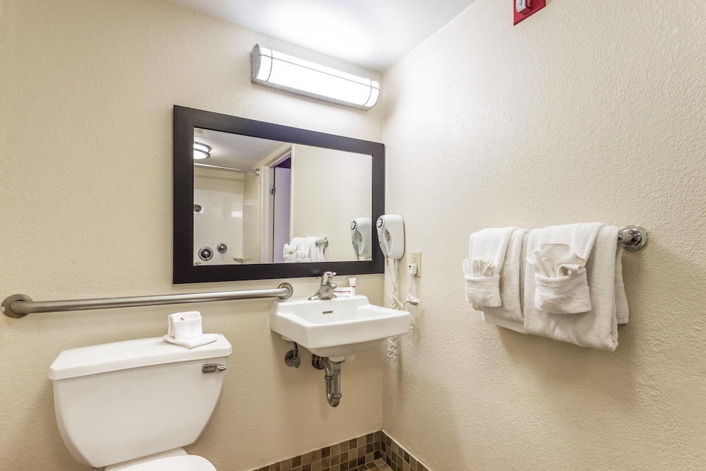 Red Roof Inn Milwaukee Airport Oak Creek - photo 19