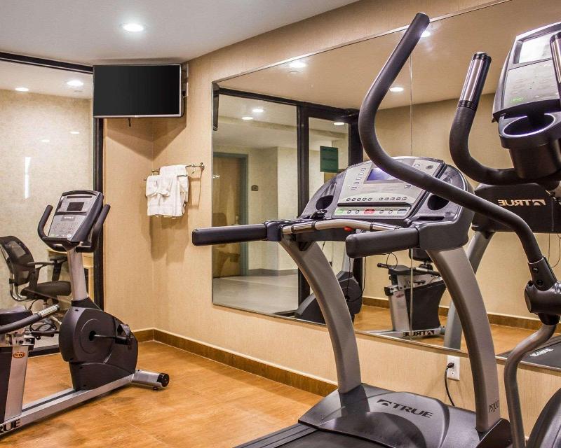 Comfort Inn Brooklyn - photo 38