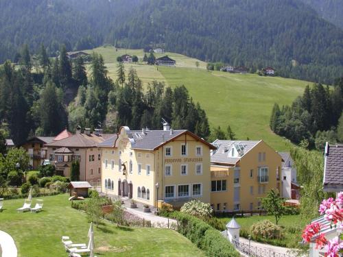 Apartments Petlin — 4-Star Luxury Hotel in Ortisei, Italy