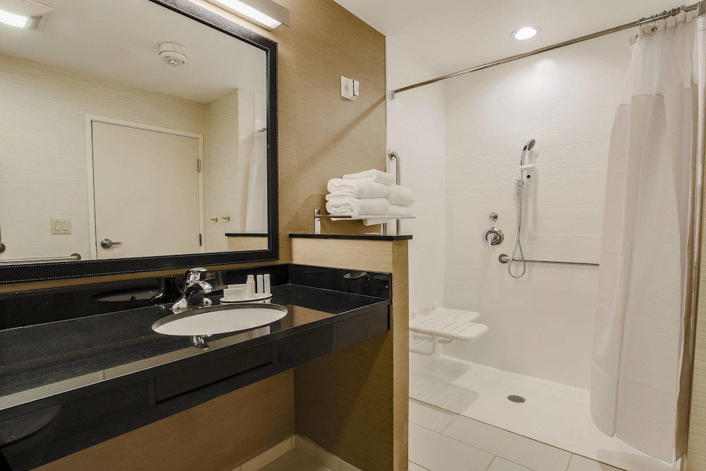 Fairfield Inn & Suites by Marriott Snyder - photo 15