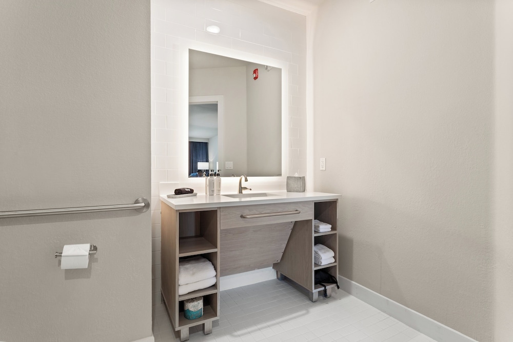 EVEN Hotel Austin Uptown Near The Domain by IHG - photo 6