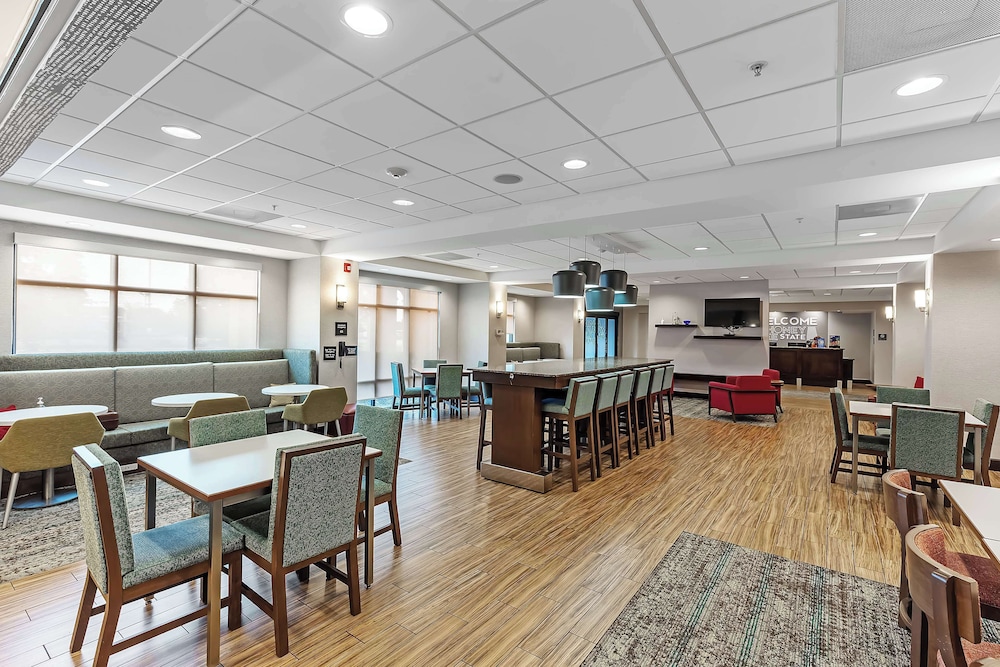 Hampton Inn Atmore - photo 25