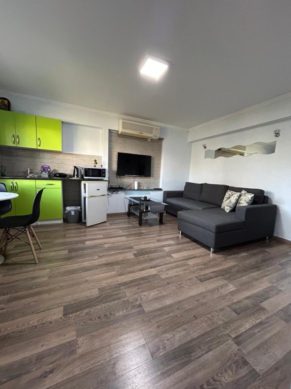 Apartment with Garden