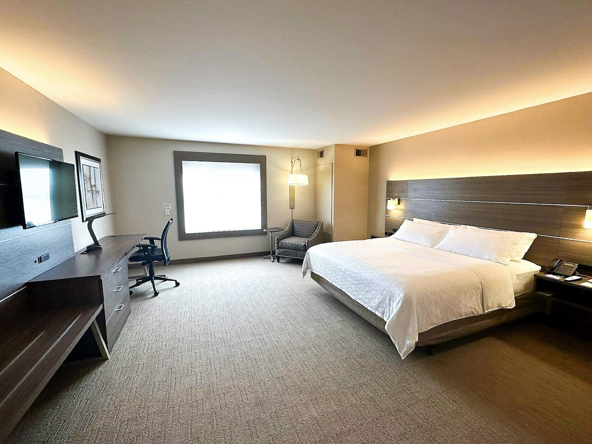 Holiday Inn Express & Suites Plymouth Ann Arbor Area by IHG - photo 10