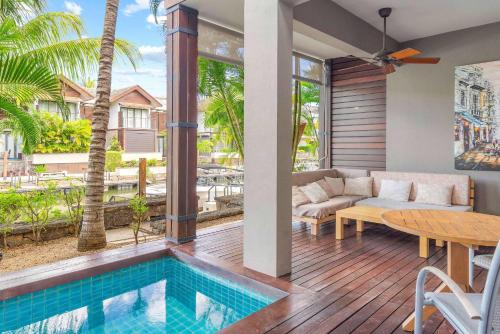 Waterfront Luxury Lodge w Private Pool — 4-Star Luxury Hotel in Grande Riviere Noire, Mauritius