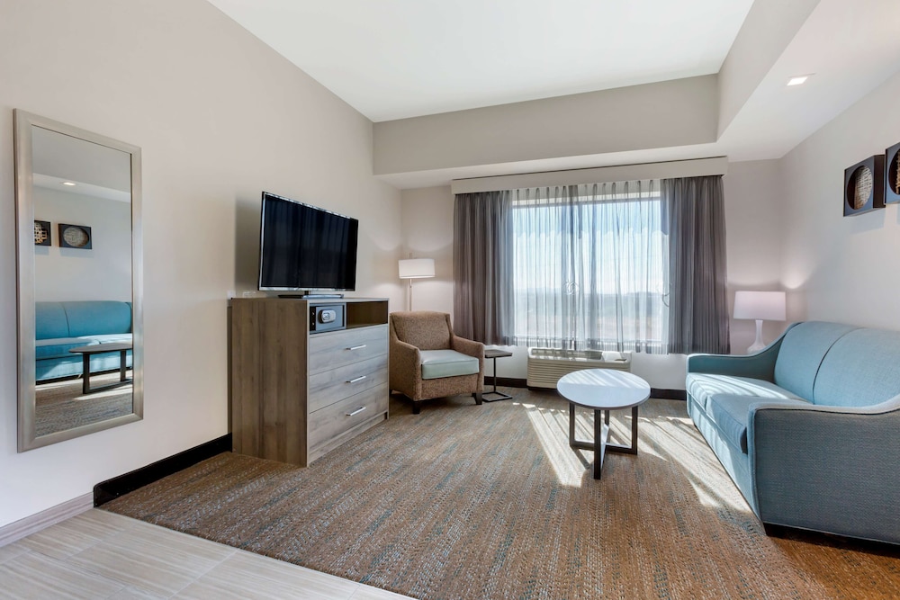 Best Western Plus Executive Residency Phoenix North Happy Valley - photo 40