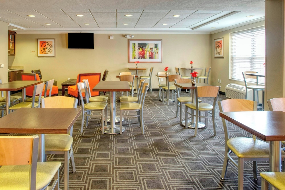 Towneplace Suites by Marriott Las Cruces - photo 36