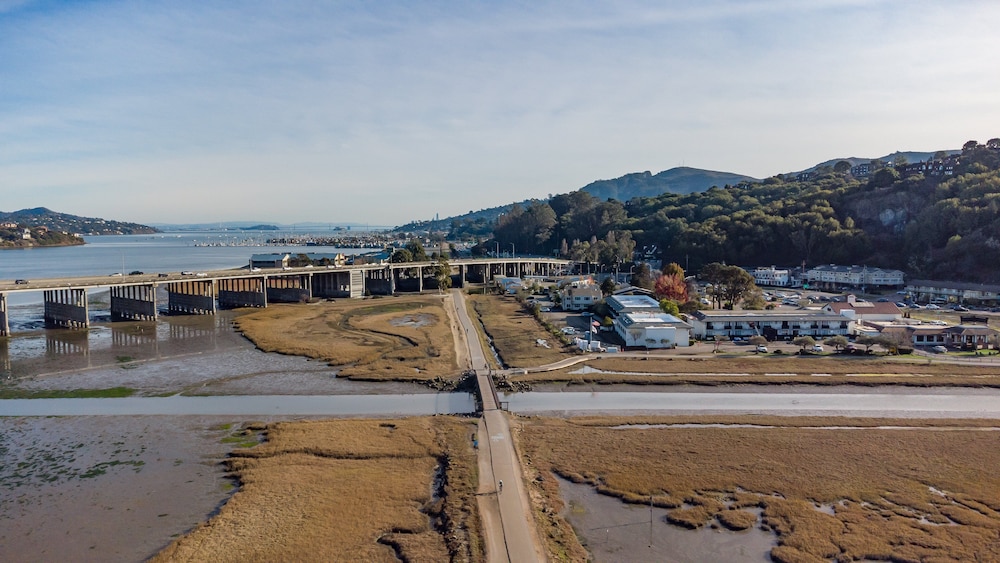 Holiday Inn Express Mill Valley San Francisco Area by IHG - photo 42
