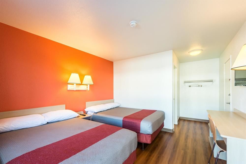 Motel 6 Reno West - photo 8