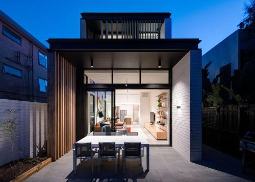 Boutique Stays Woodfin House — 4-Star Luxury Hotel in Melbourne, Australia