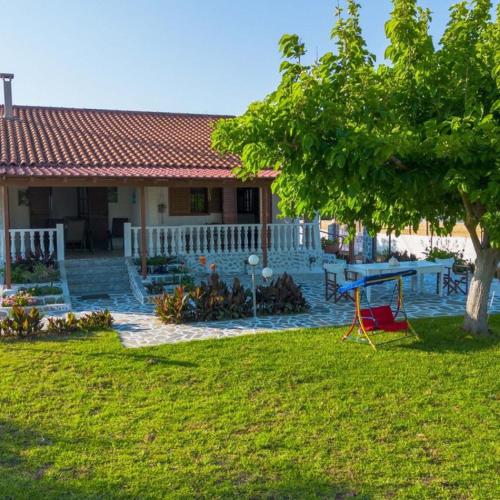 Seaside Retreat for Families and Pets — 4-Star Luxury Hotel in Messini, Greece