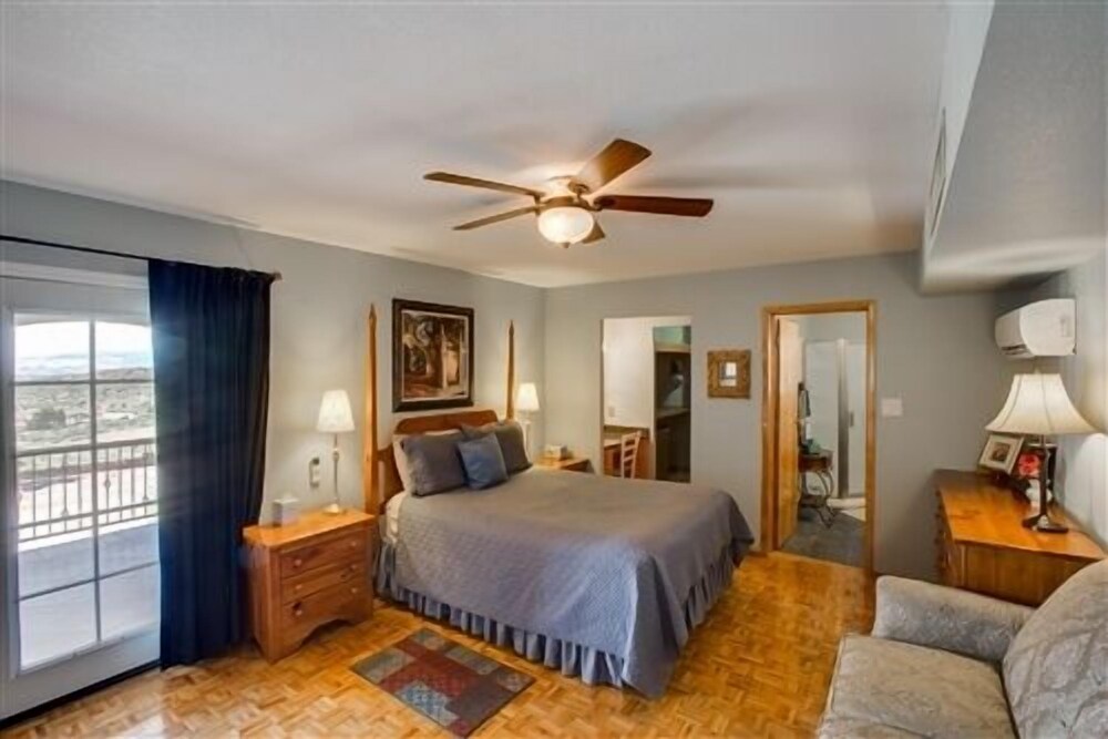 Dream Manor Inn - photo 8