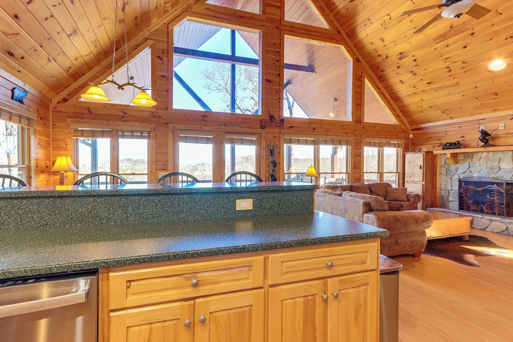 Gorgeous Blue Ridge Mountain Retreat: Deck View — Blue Ridge — photo 4