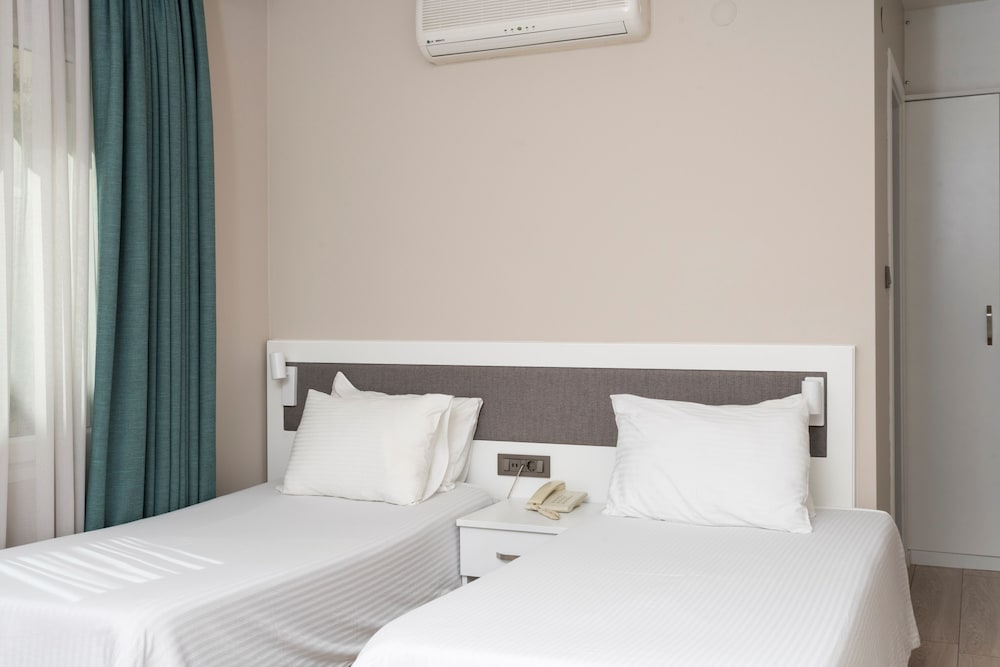 Bay Nihat Lale Otel — Ayvalik — photo 4