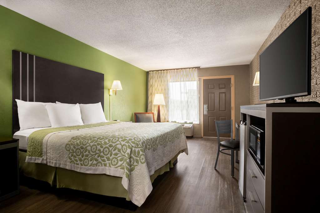 Days Inn by Wyndham Hardeeville I 95 State Line - photo 15