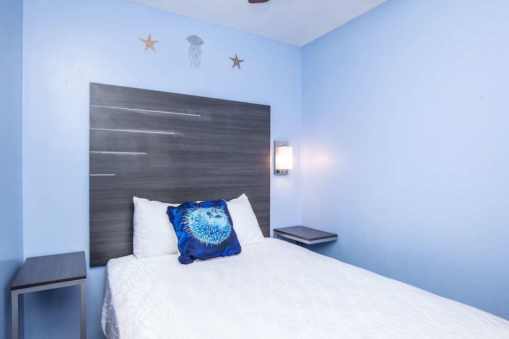 Aqua Breeze Inn - photo 36