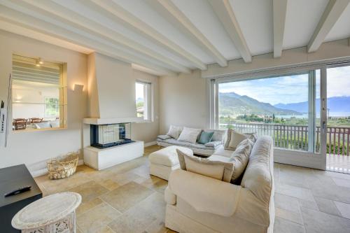 Villa Caterina — 4-Star Luxury Hotel in Salo, Italy