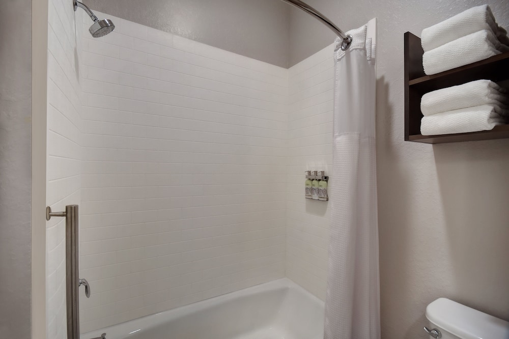 Staybridge Suites Holland by IHG - photo 17