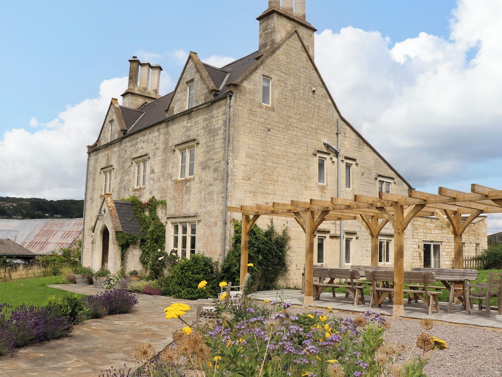 Hammonds Farmhouse — 4-Star Luxury Hotel in Stroud, United Kingdom