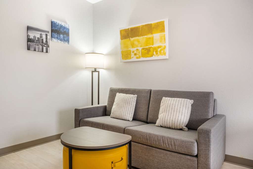 Comfort Suites Louisville Airport - photo 19