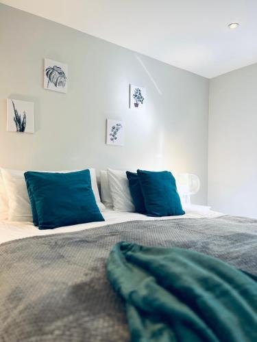 Absolutely Beautiful Hemel Hempstead 2 bedroom for 1 5 Guests contractors welcome — 4-Star Luxury Hotel in Hemel Hempstead, United Kingdom