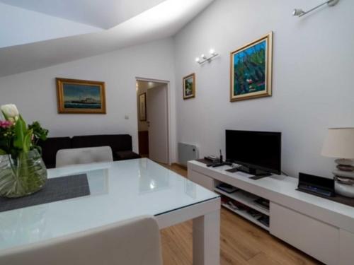 Guest House Kono One Bedroom Apartment with Patio and Sea View Marka Gjaje Street