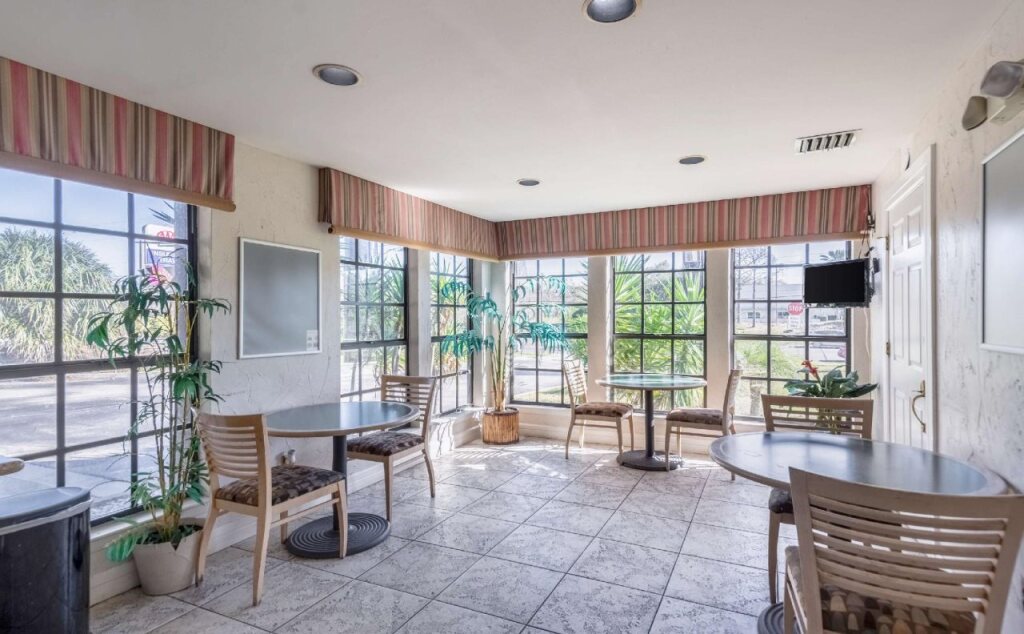 Red Roof Inn Palm Harbor Tarpon Springs - photo 7
