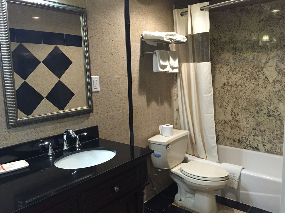Track & Turf Motel - photo 15