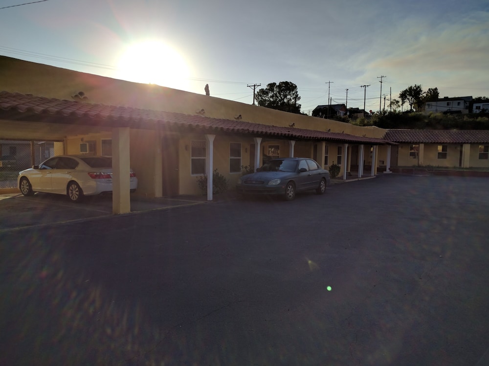 El Rey Motel - photo 29