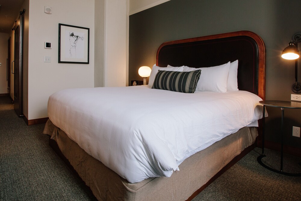 The Last Hotel - photo 14