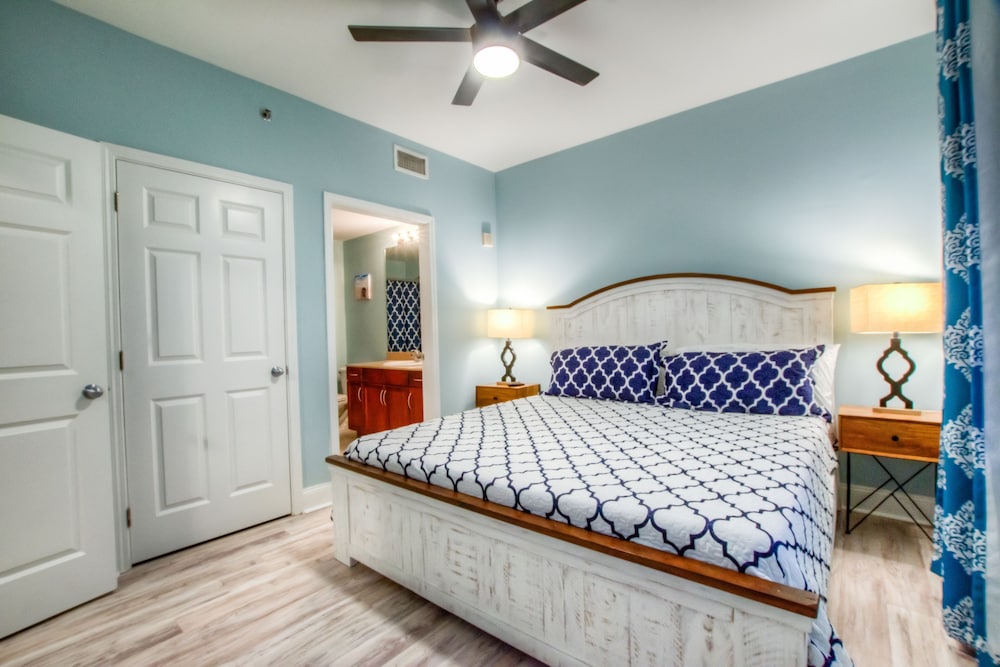 Laketown Wharf Resort by Aneliya's Rentals - photo 157